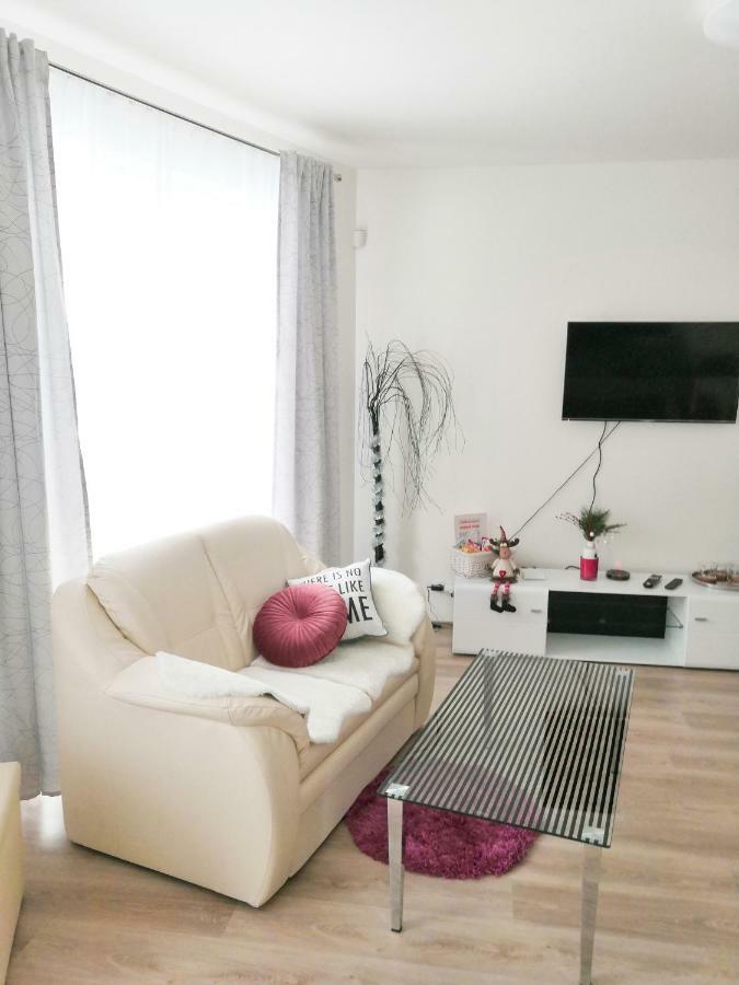 Element Airport Apartament Praga
