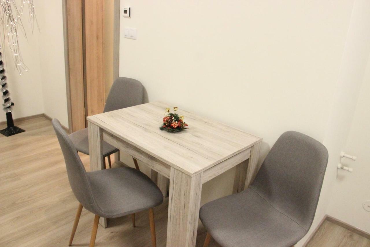 Element Airport Apartament *